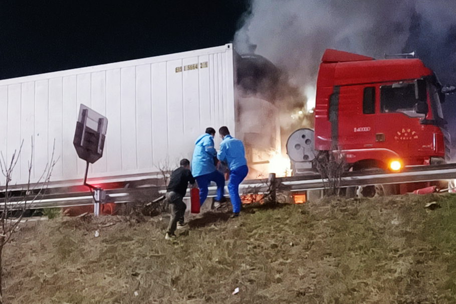 01_副 (3).jpg 01_副 (3).jpg